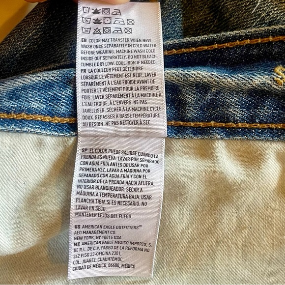 AMERICAN EAGLE OUTFITTERS WOMENS Distressed Slim Straight Jean Shorts - Picture 9 of 9